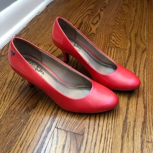 Lifestride Parigi Size 8 Pumps in Coral Pink